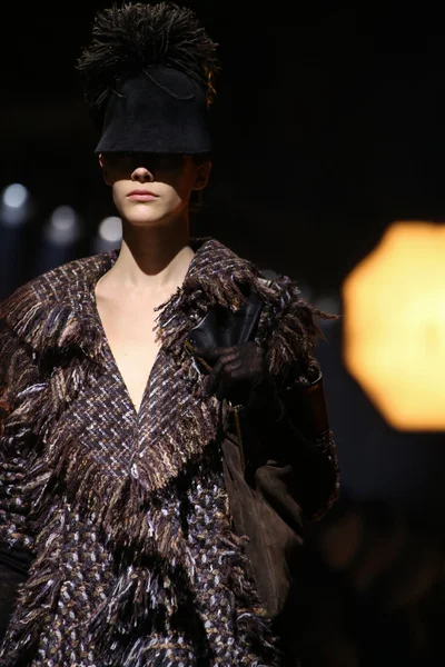 Look 19